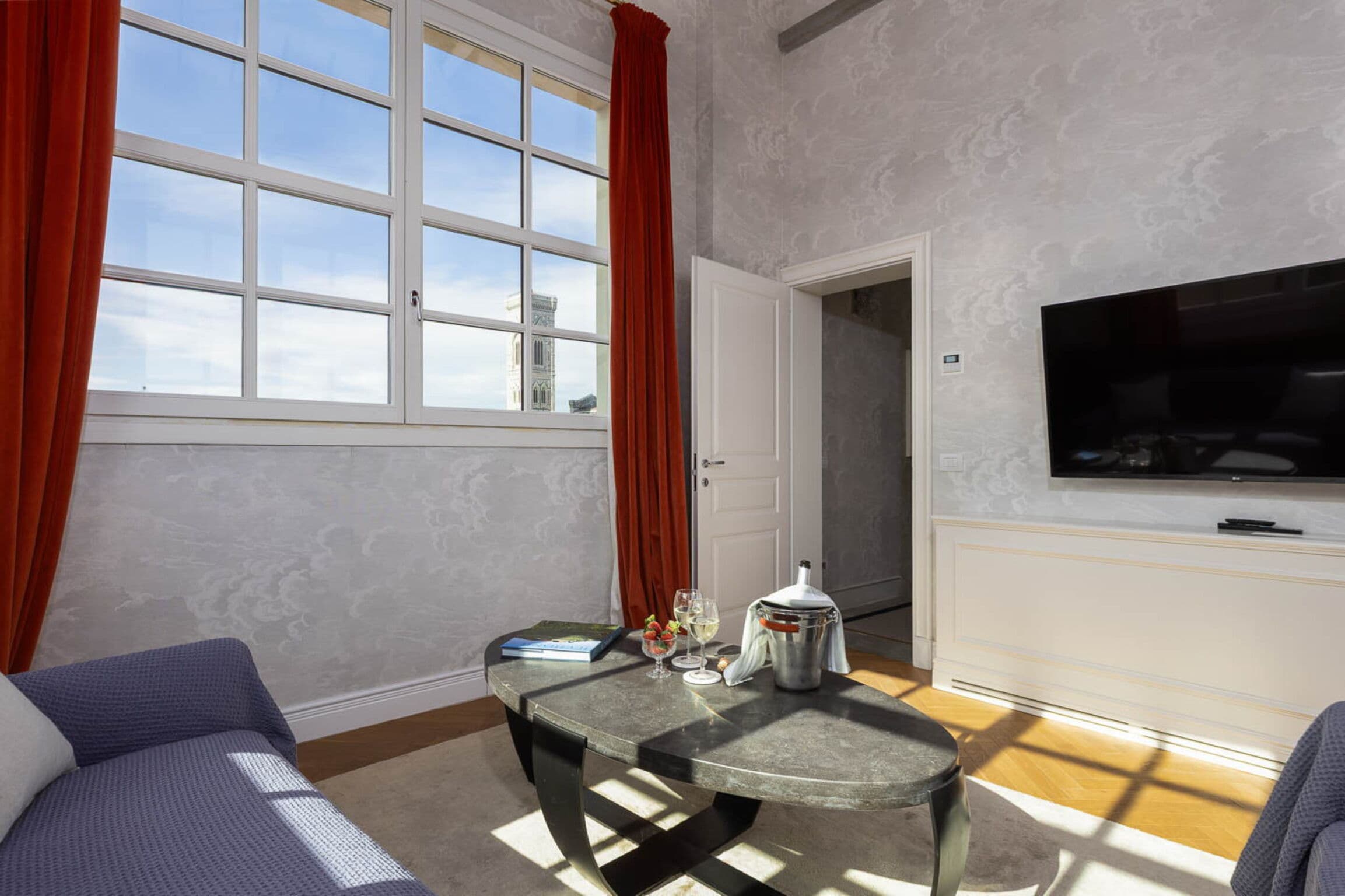 Rooftop Terrace Two Bedroom Apartment in Quartiere 1 photo 3