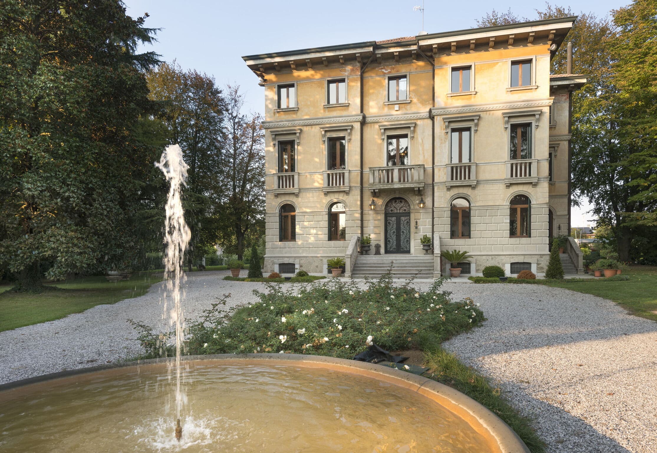 Elegant Seven-Bedroom Villa in Saonara, Padova, Italy