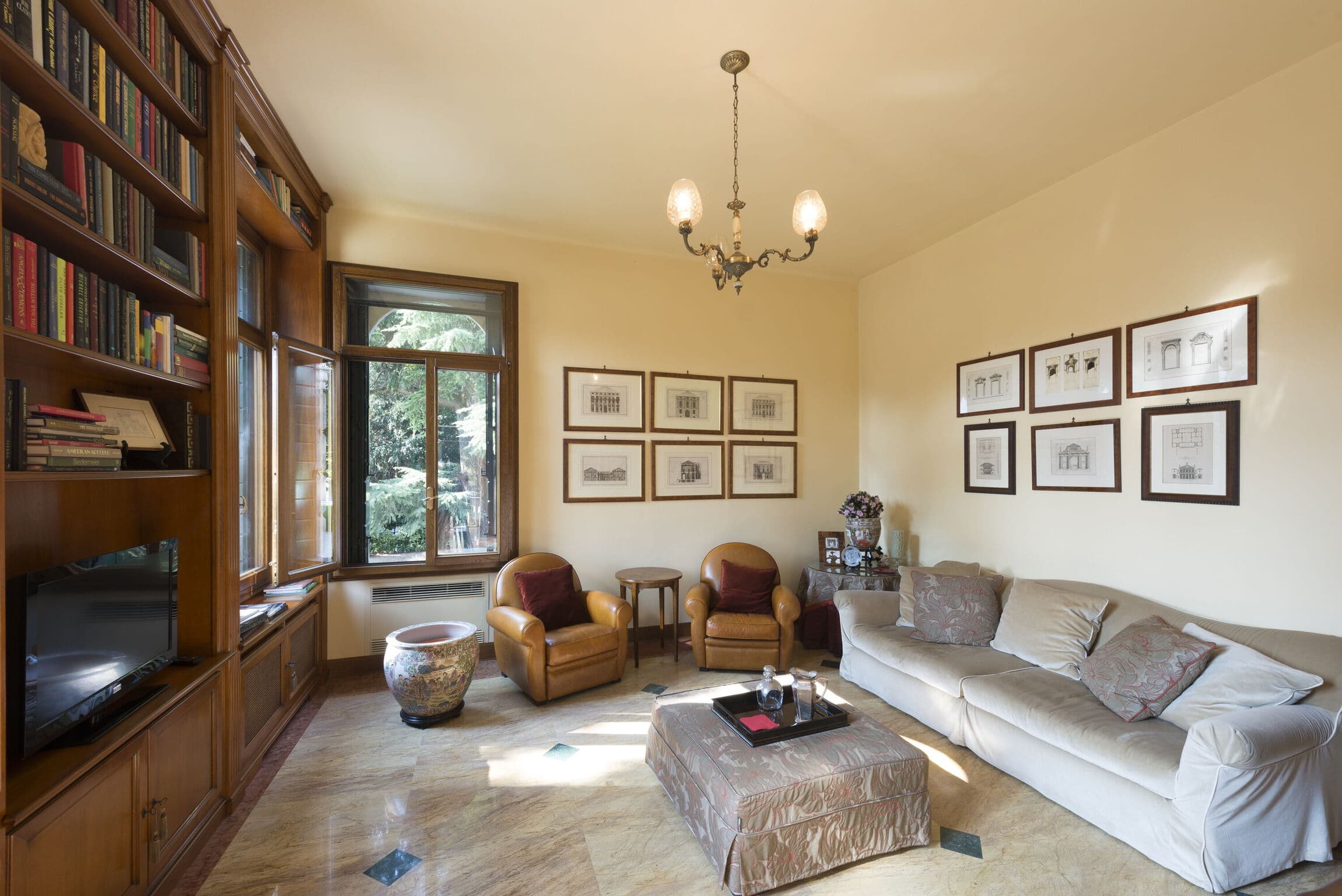 Elegant Seven-Bedroom Villa in Saonara, Padova, Italy photo 3