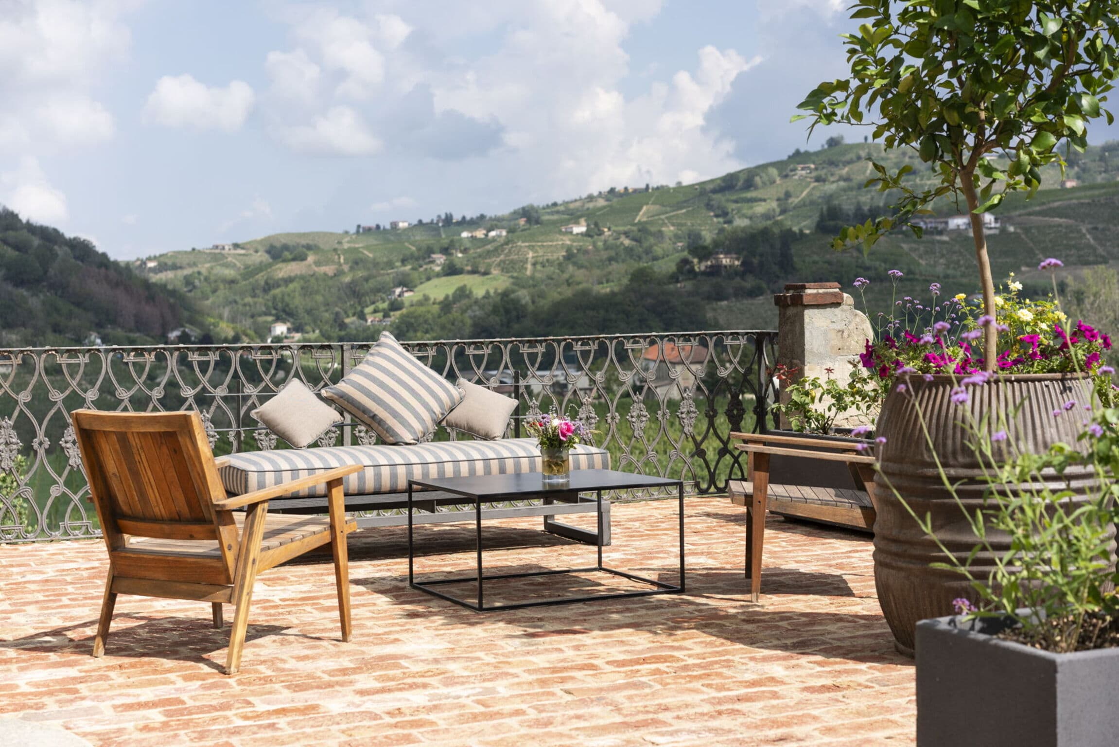 Scenic Pool Villa in Santo Stefano Belbo photo 3