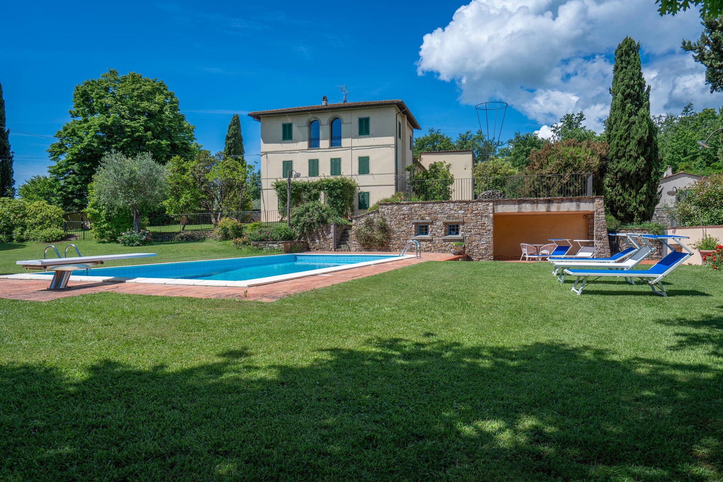 Private Pool Villa in Pistoia