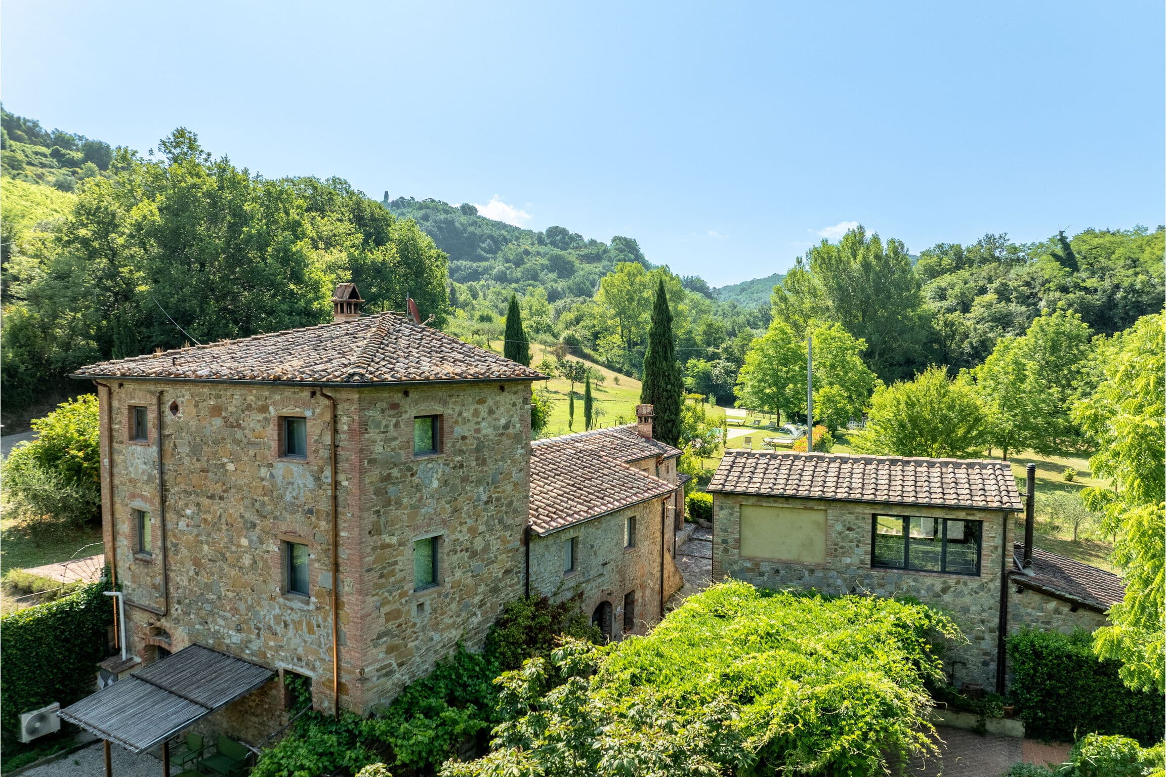 Terrace-Equipped Country House in Montaione, Tuscany, Italy photo 2