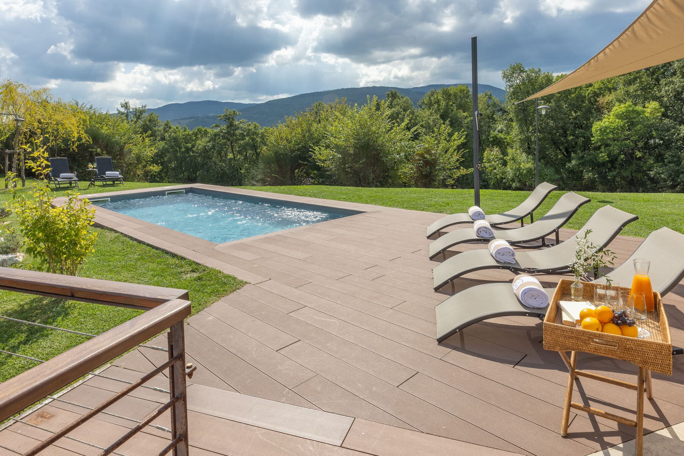 Poolside Six-Bedroom Villa in Radicondoli photo 3