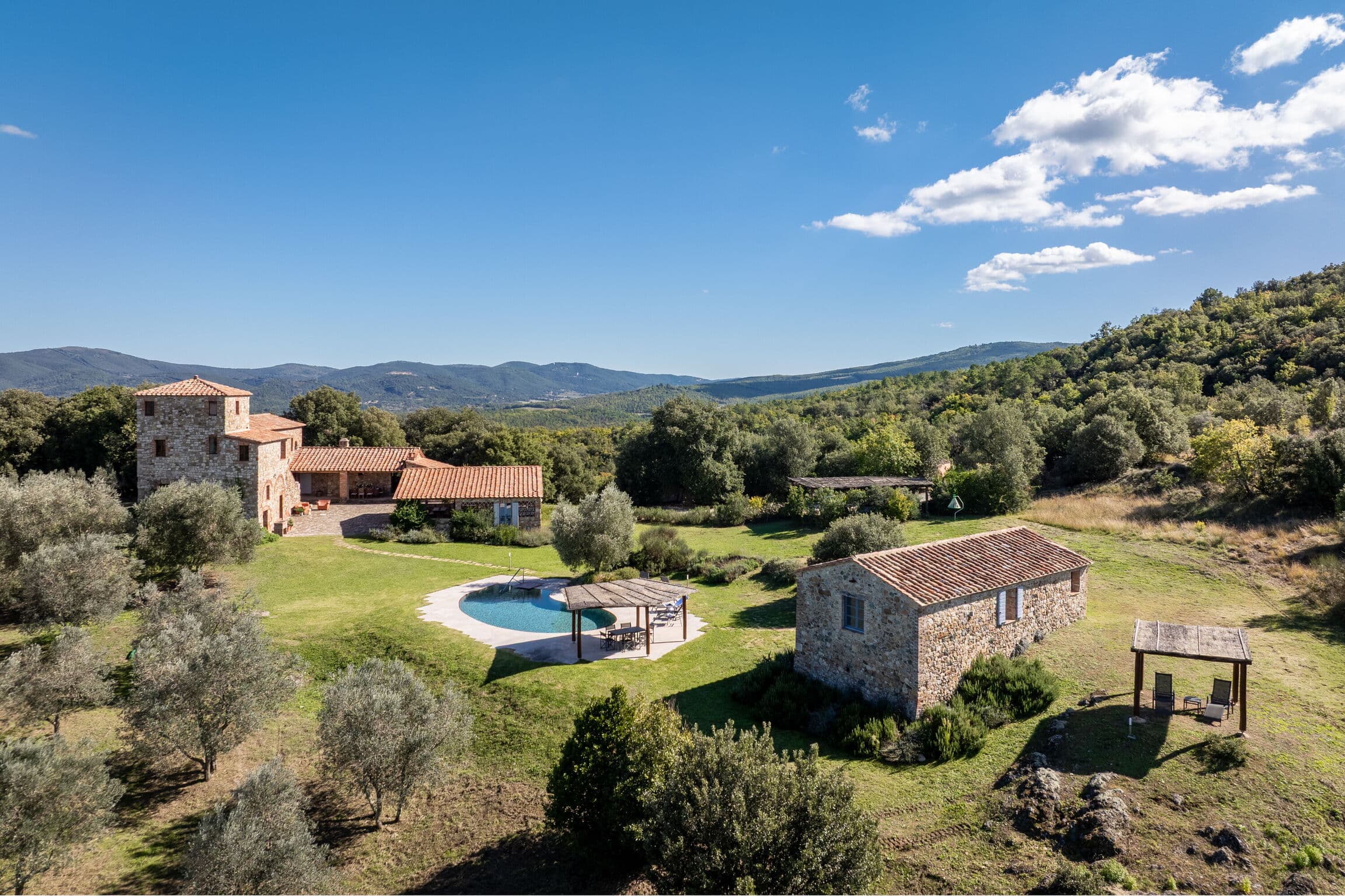 Elegant Poolside Villa in Casole d'Elsa photo 5