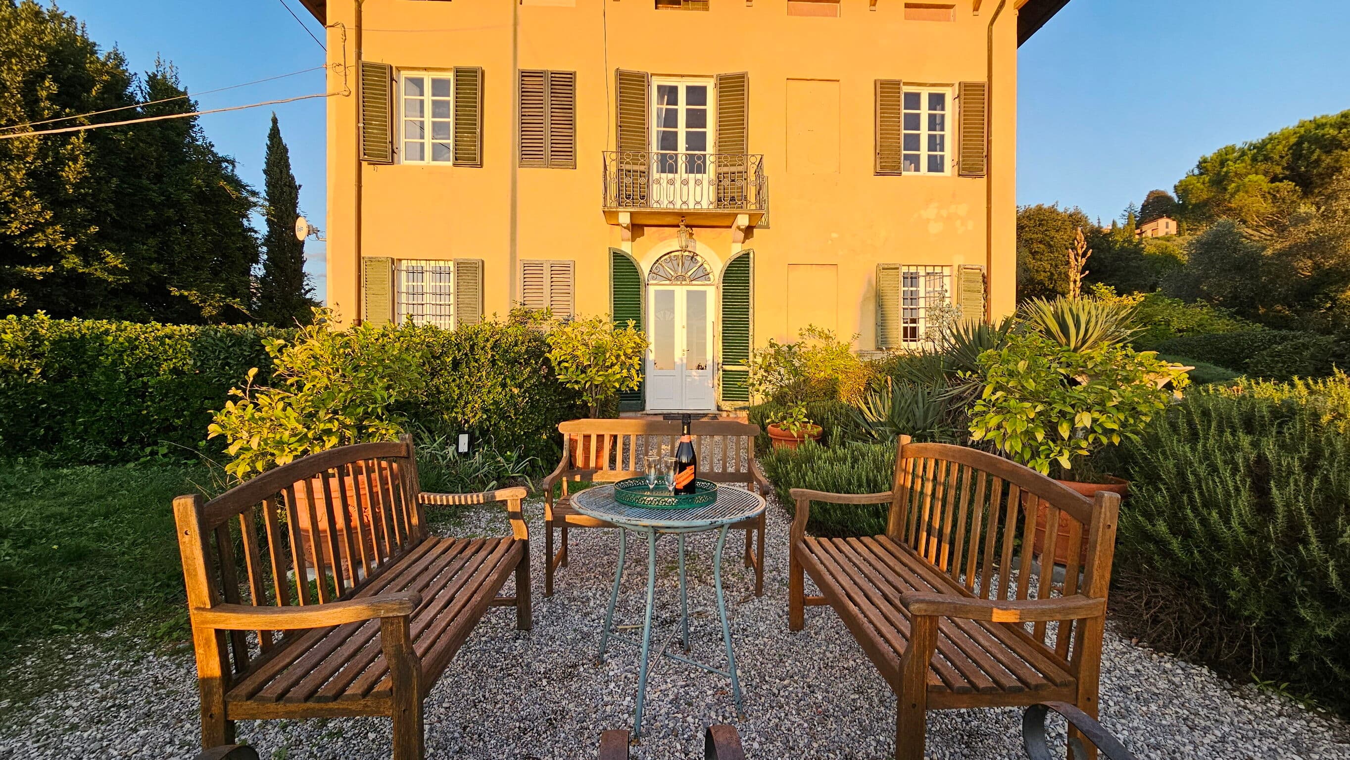 Scenic Terrace Villa in Montigiano photo 5