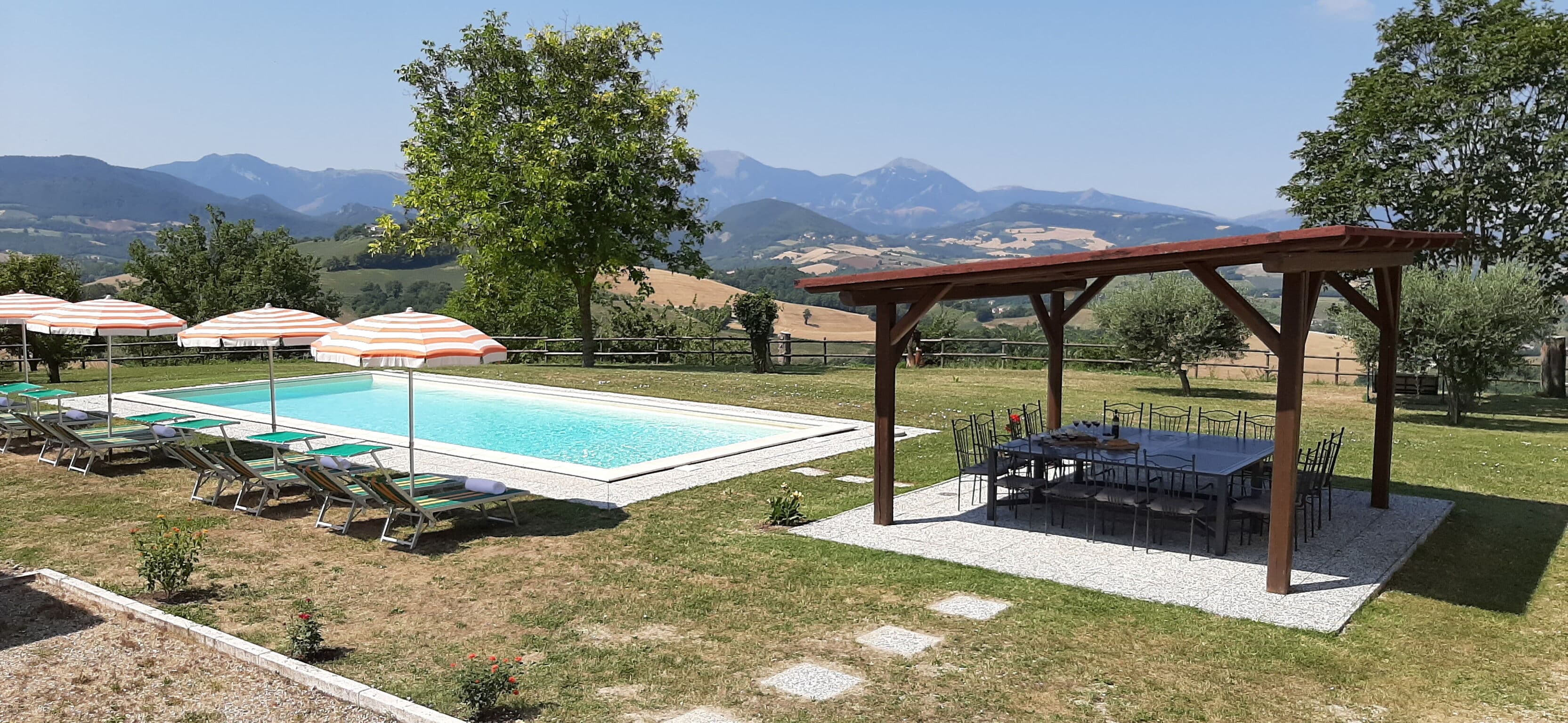 Hillside Eight-Bedroom Villa in Pergola photo 2