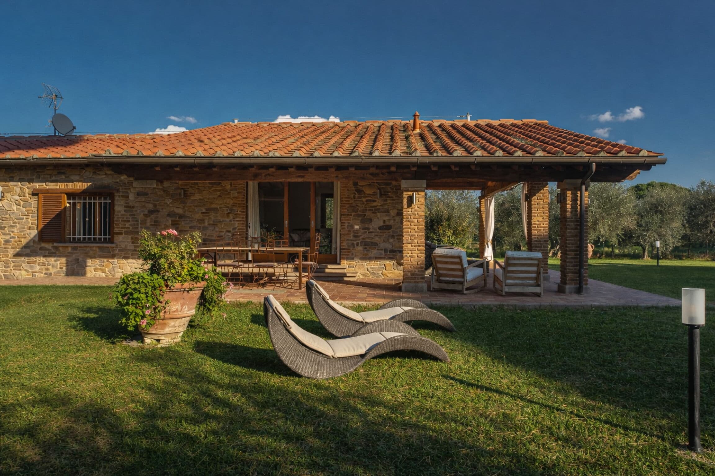 Charming Four-Bedroom Villa in Castagneto Carducci photo 2