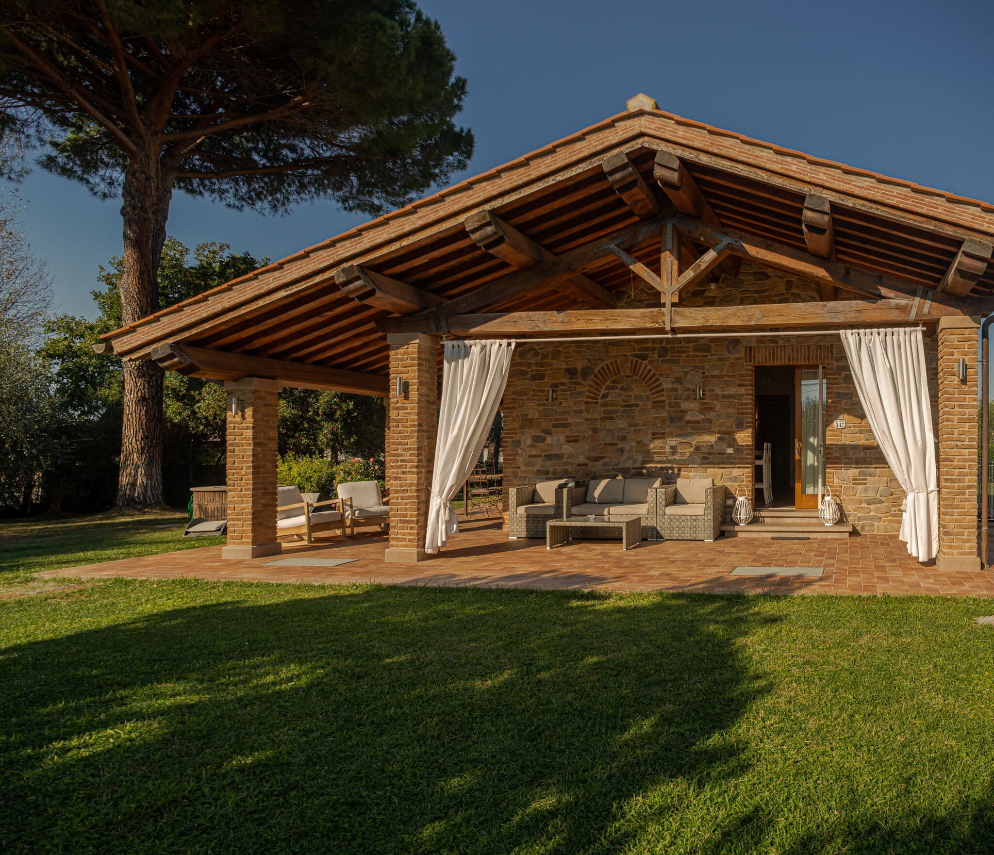 Charming Four-Bedroom Villa in Castagneto Carducci photo 3