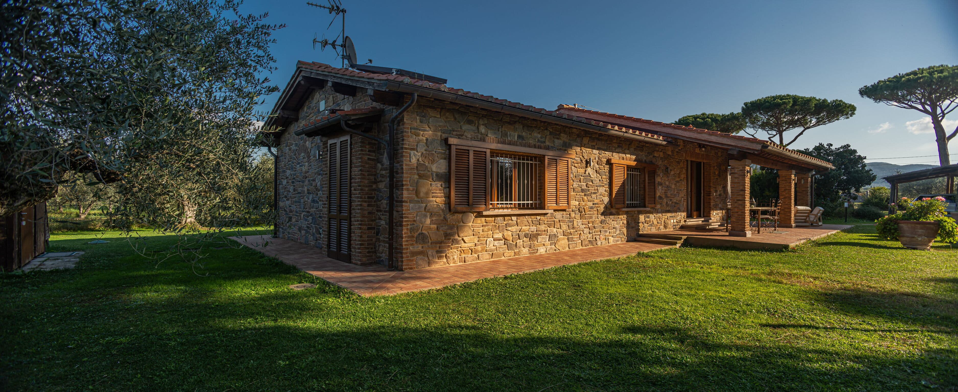Charming Four-Bedroom Villa in Castagneto Carducci photo 4