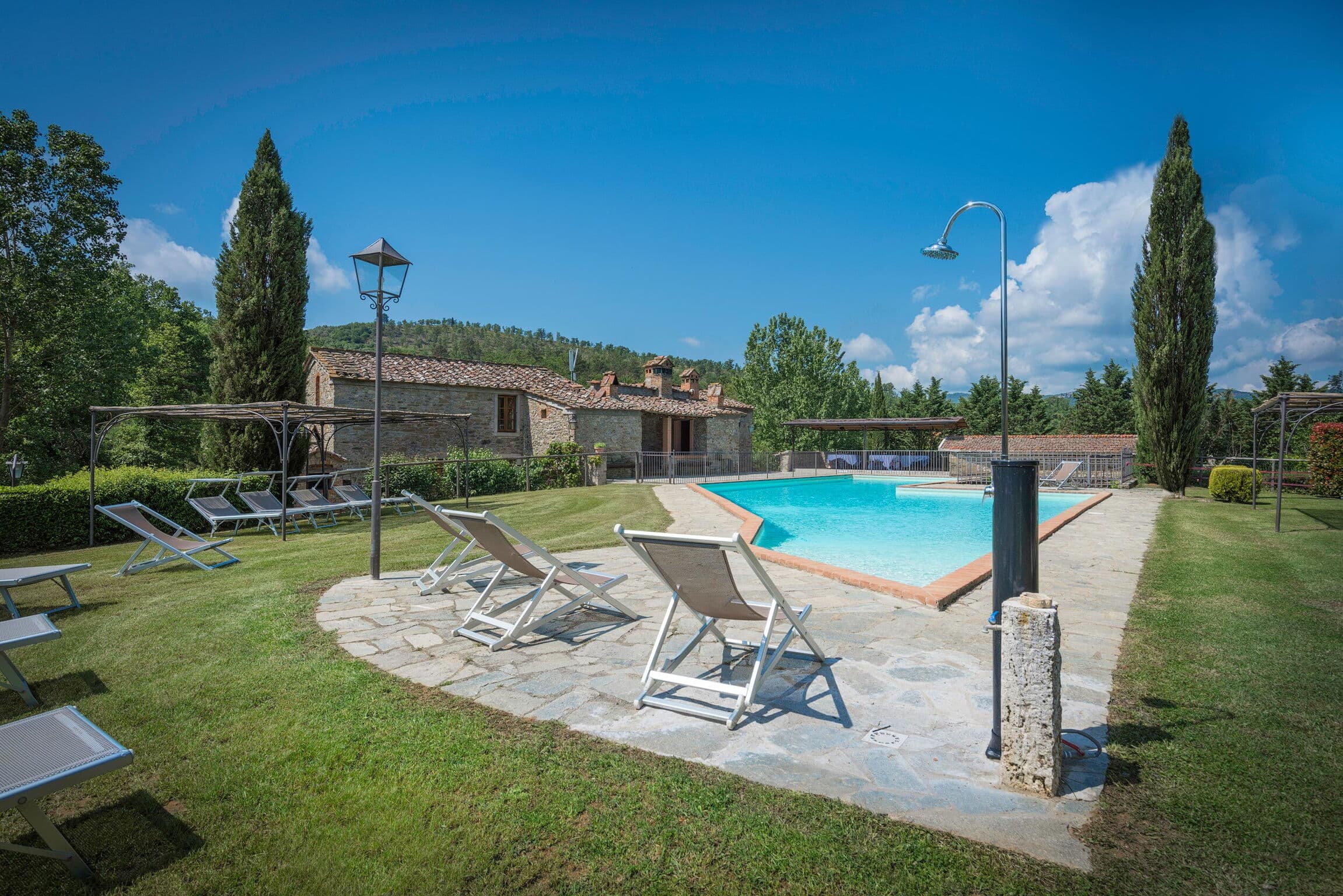 Terrace-Equipped Twelve Bedroom Villa in Bucine, Toscana