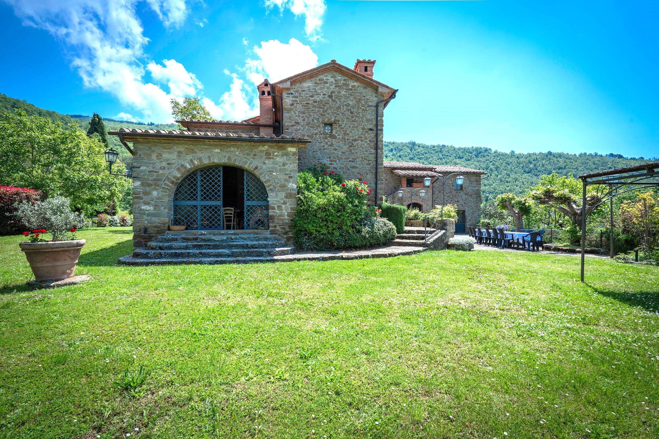 Nature Retreat Villa with Pool in Cortona photo 2