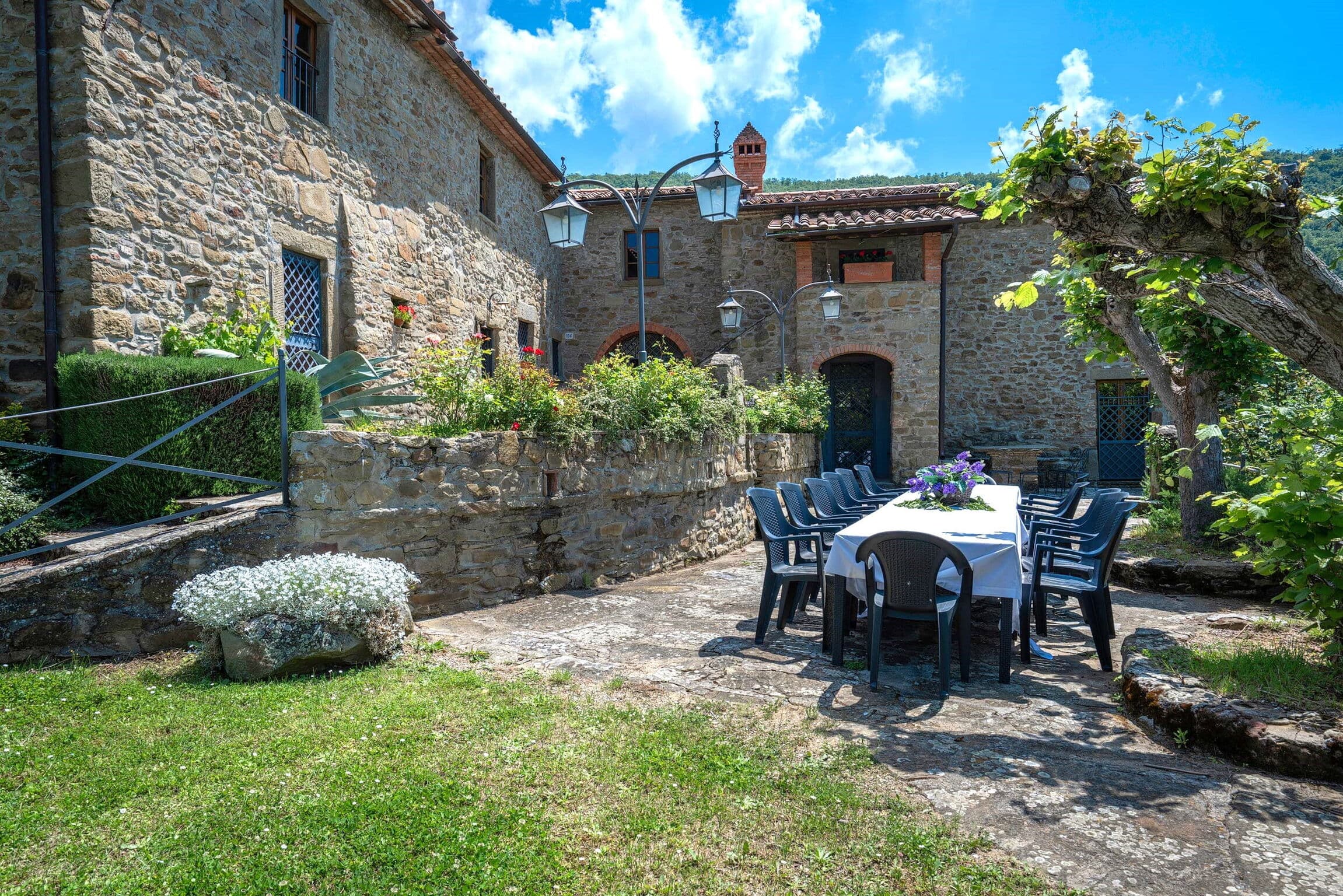 Nature Retreat Villa with Pool in Cortona photo 4