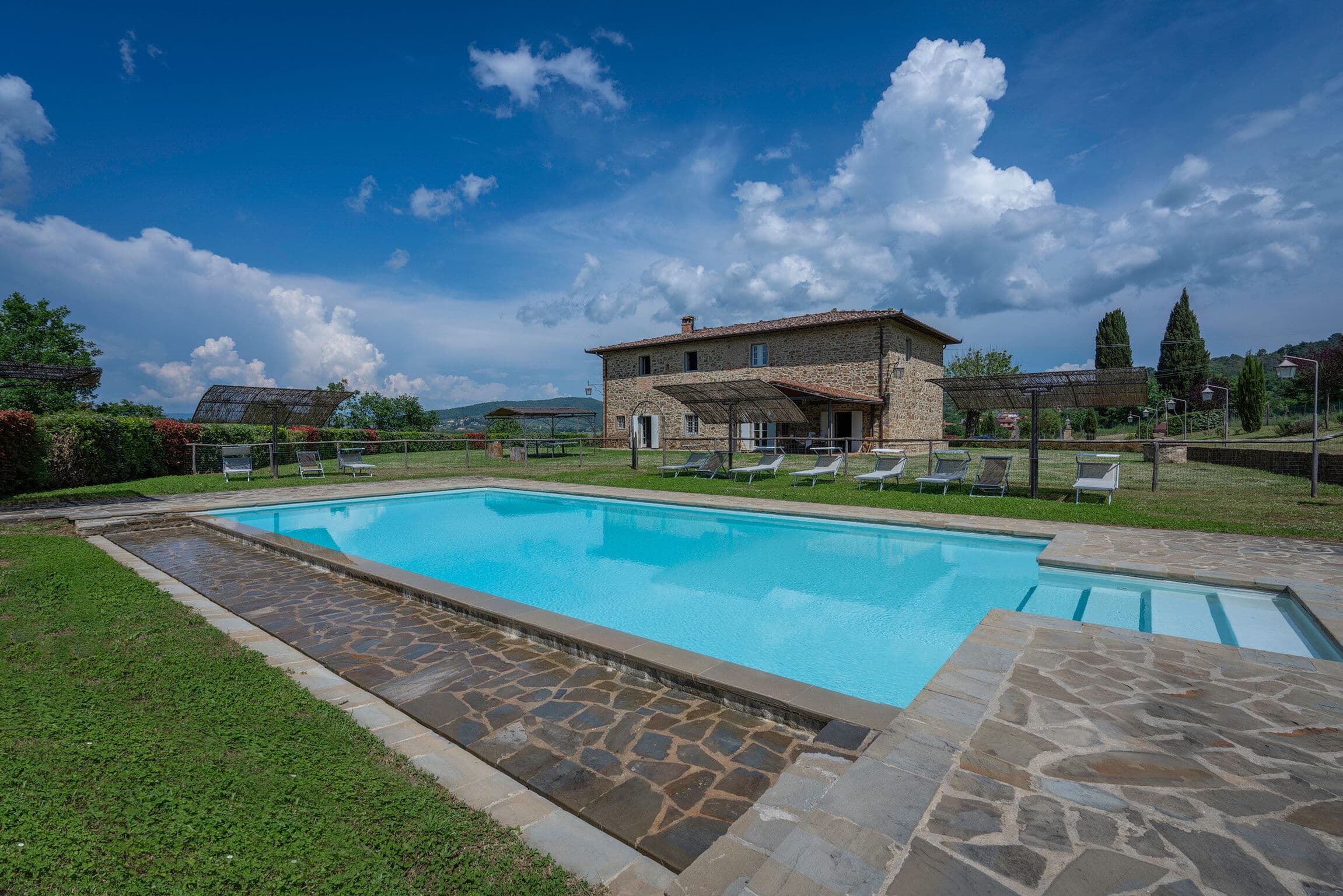 Spacious Seven Bedroom Villa in Bucine