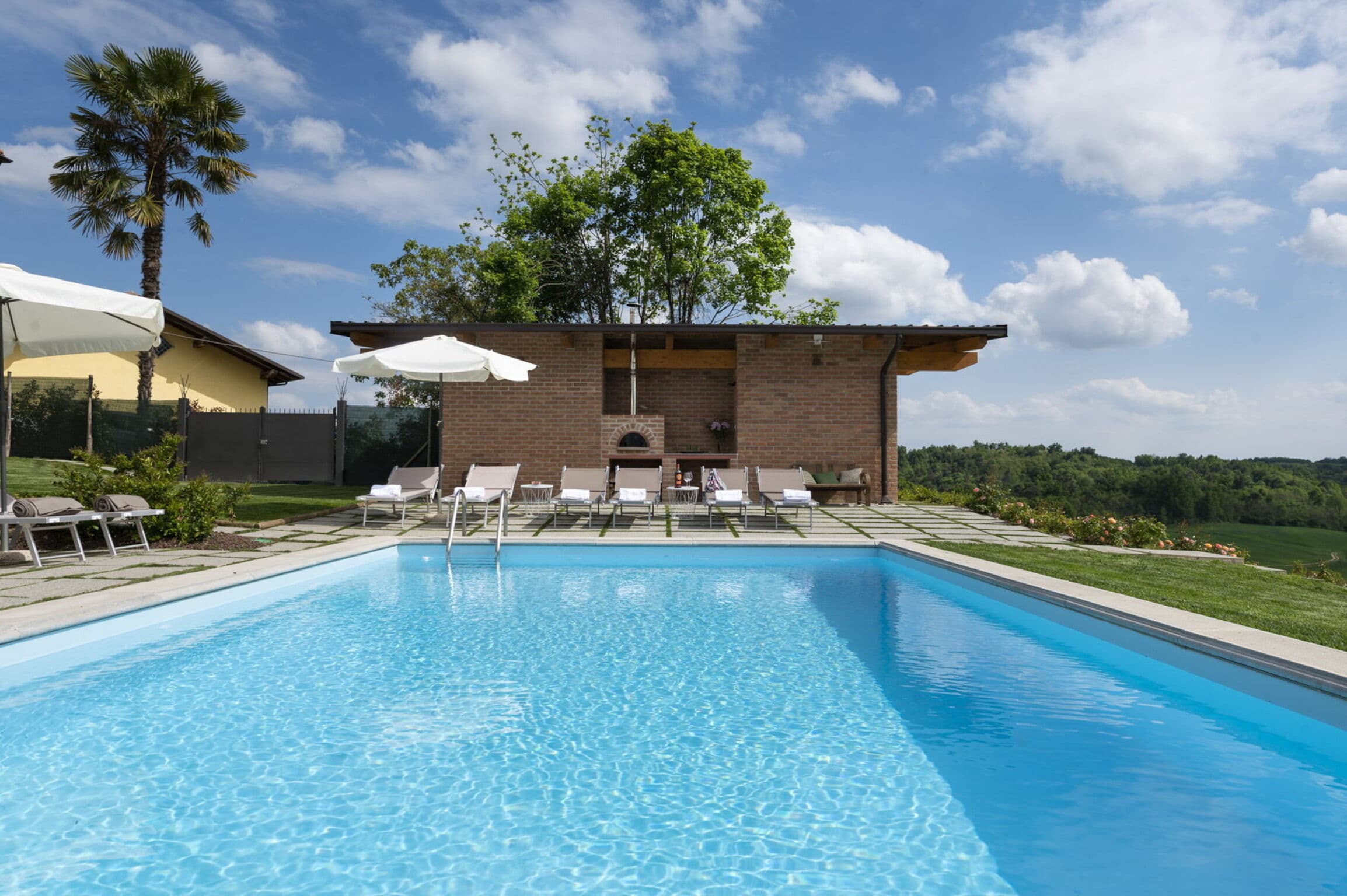 Spacious Eight Bedroom Villa in San Grato, Piemonte photo 2