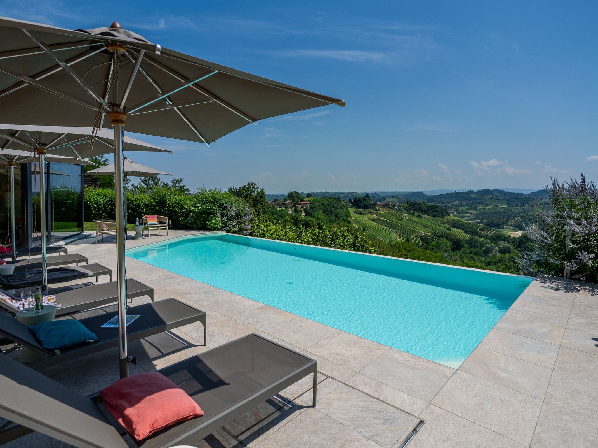 Balcony Three Bedroom Villa in Roreto, Piemonte photo 2