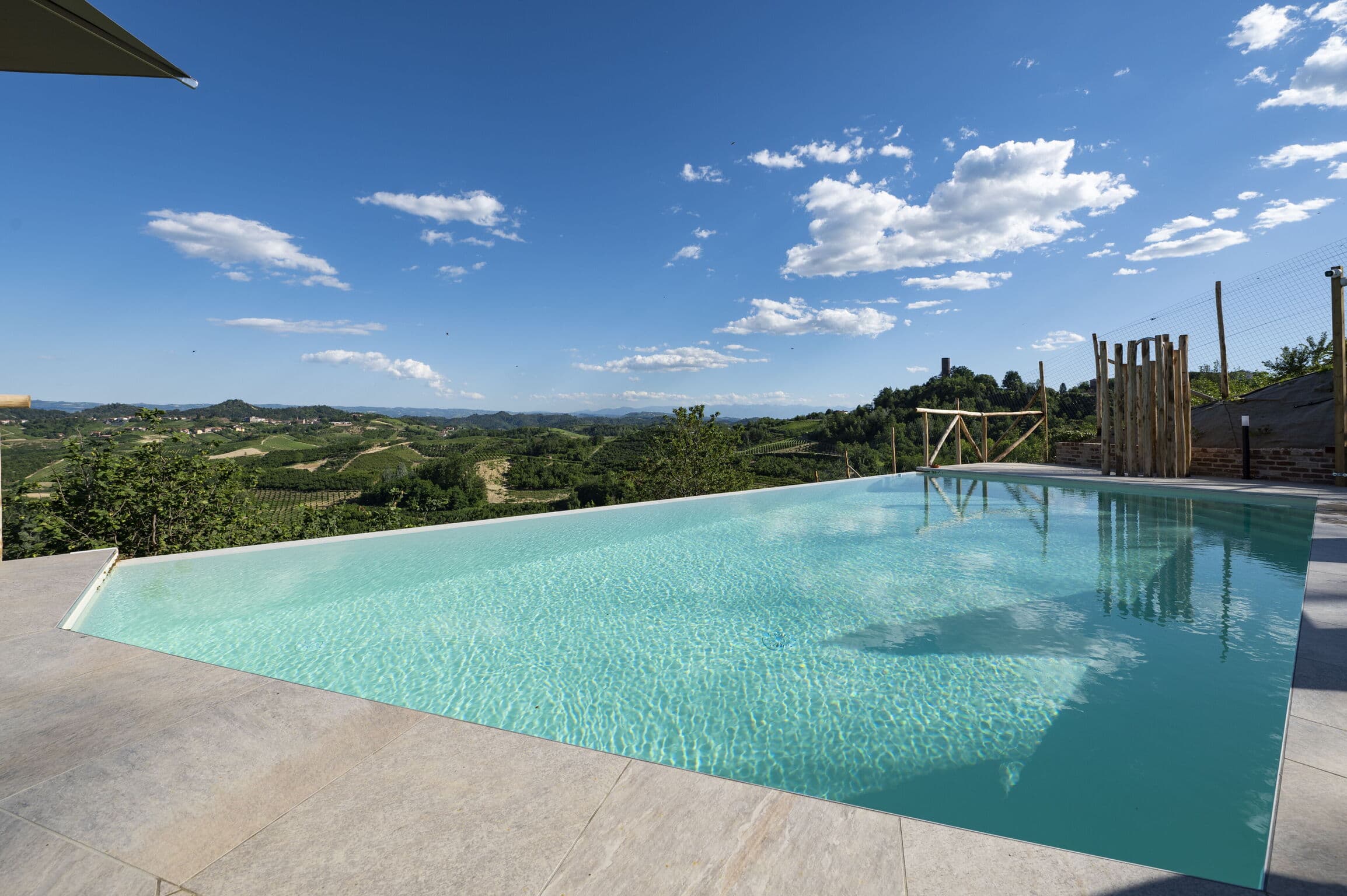 Balcony Three Bedroom Villa in Roreto, Piemonte photo 4