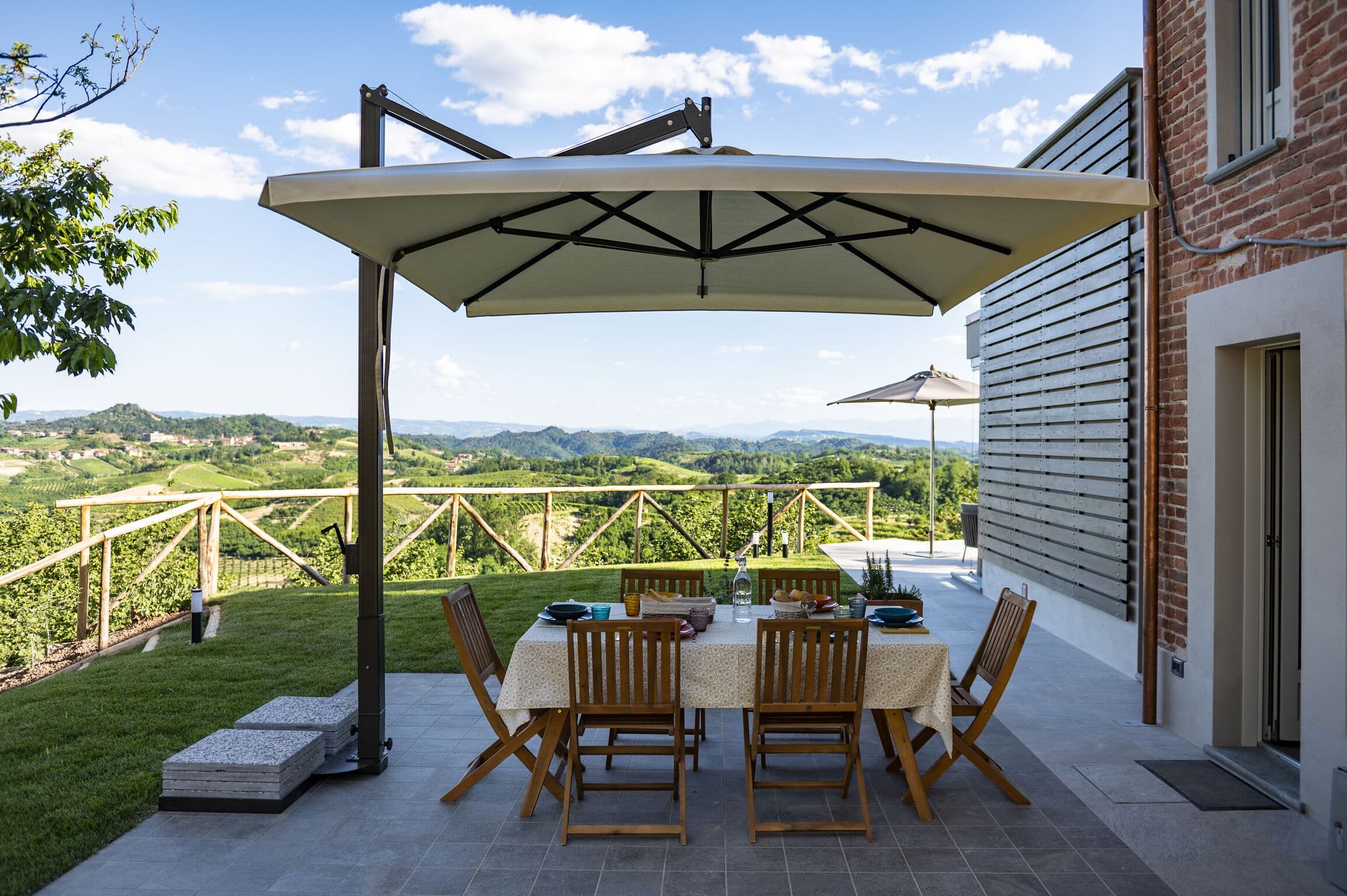 Balcony Three Bedroom Villa in Roreto, Piemonte photo 3