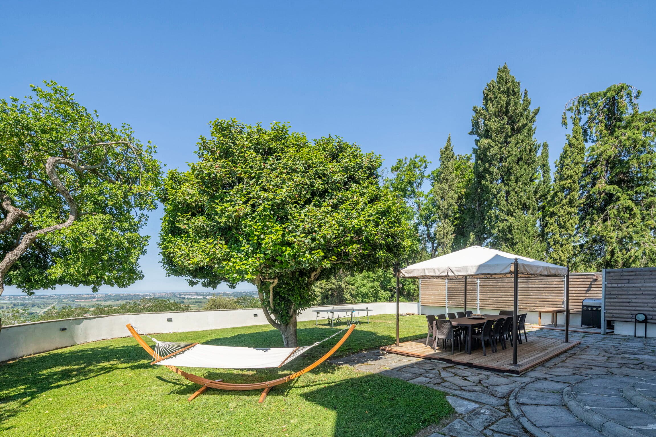 Lakeside Six-Bedroom Villa in Massarosa photo 2