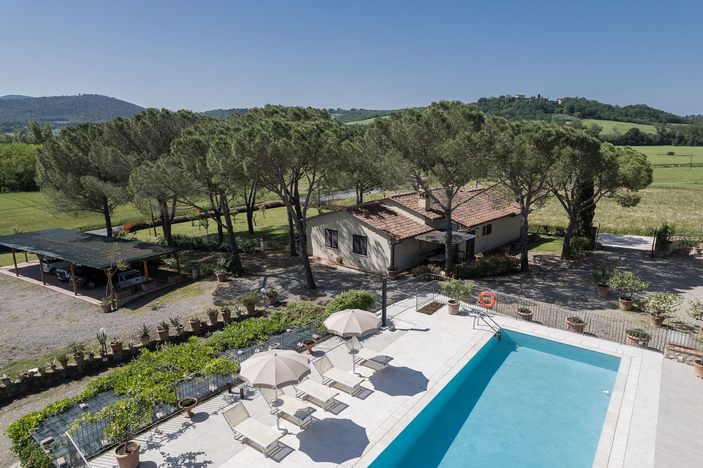 Garden-Focused Four Bedroom Villa in Colle di Val D'Elsa photo 5
