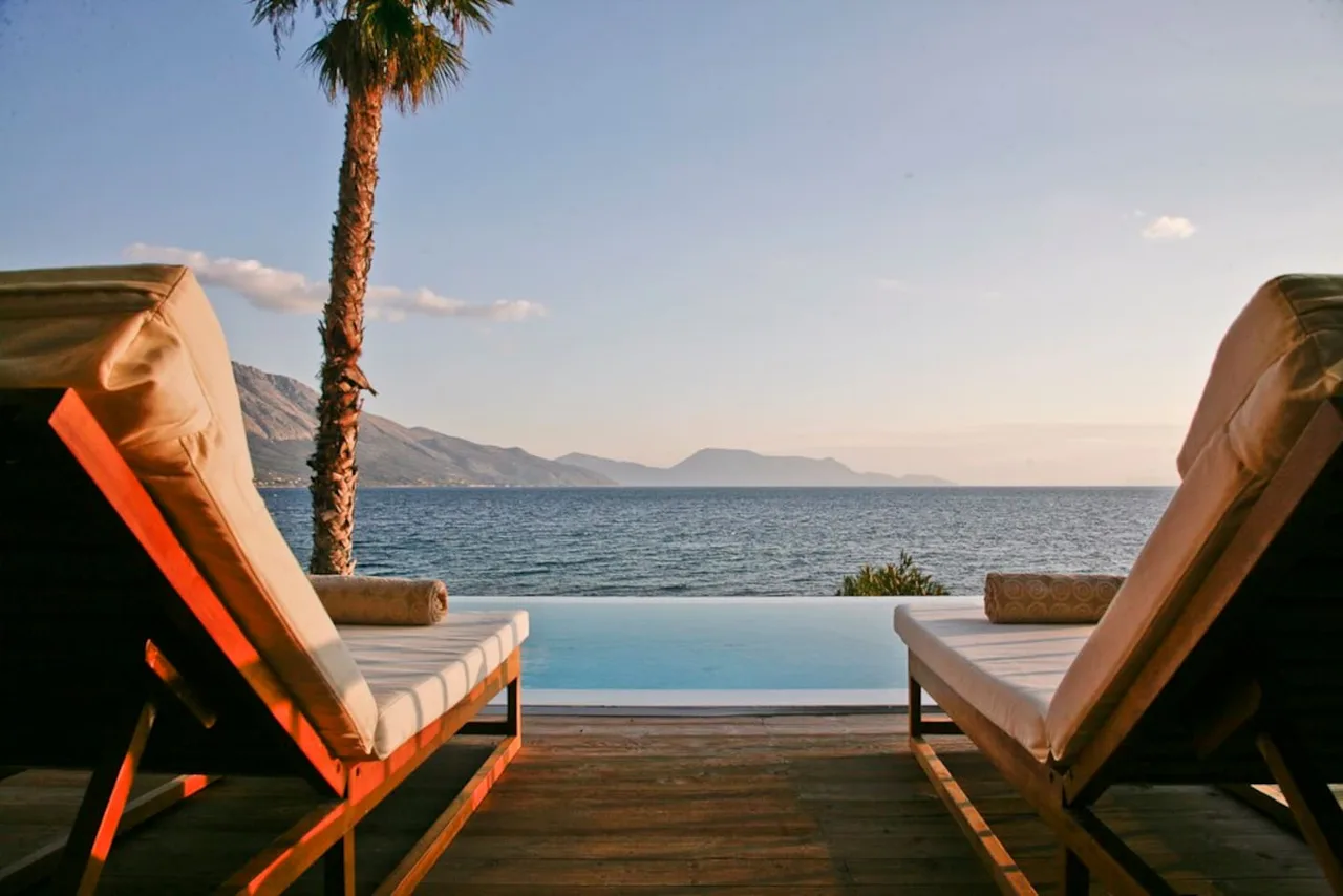Great villa right on the Sea with Stunning Views photo 4