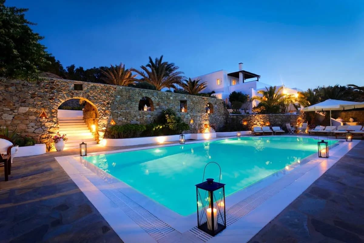 Luxurious gorgeous villa with 5 star hospitality