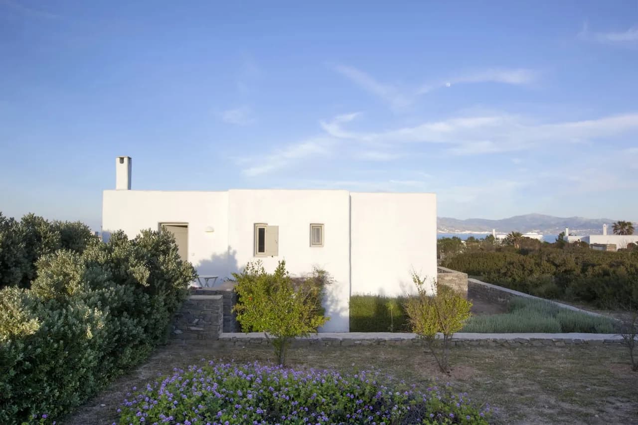 4 BR - Warm and Bright Villa photo 5