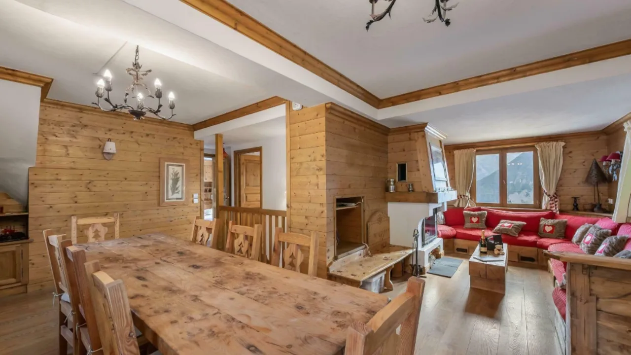 Elegant Courchevel Chalet With Mountain Charm photo 2