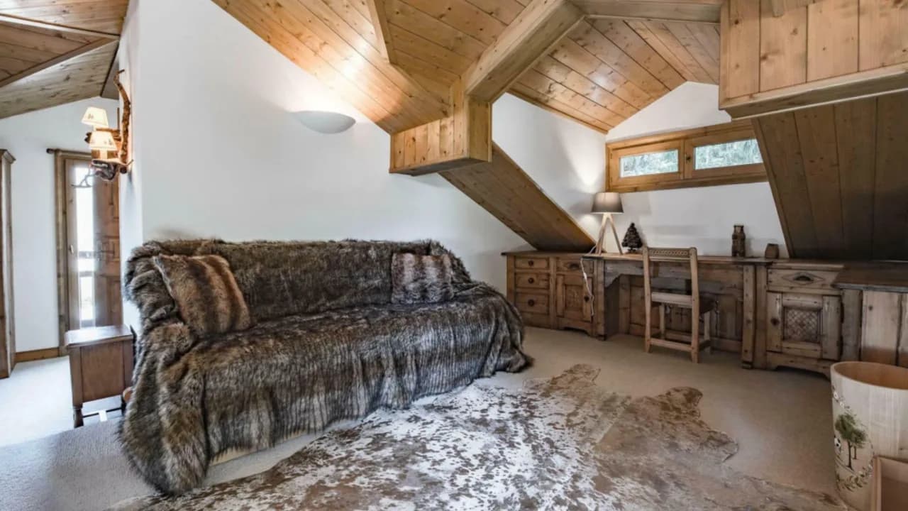 Elegant Courchevel Chalet With Mountain Charm photo 4