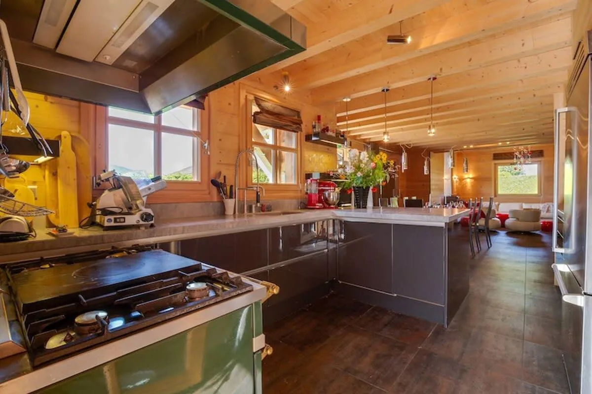 Magnificent Summer Sunshine Chalet photo 5
