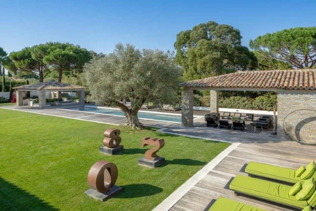 Stylish Modern Villa photo 3