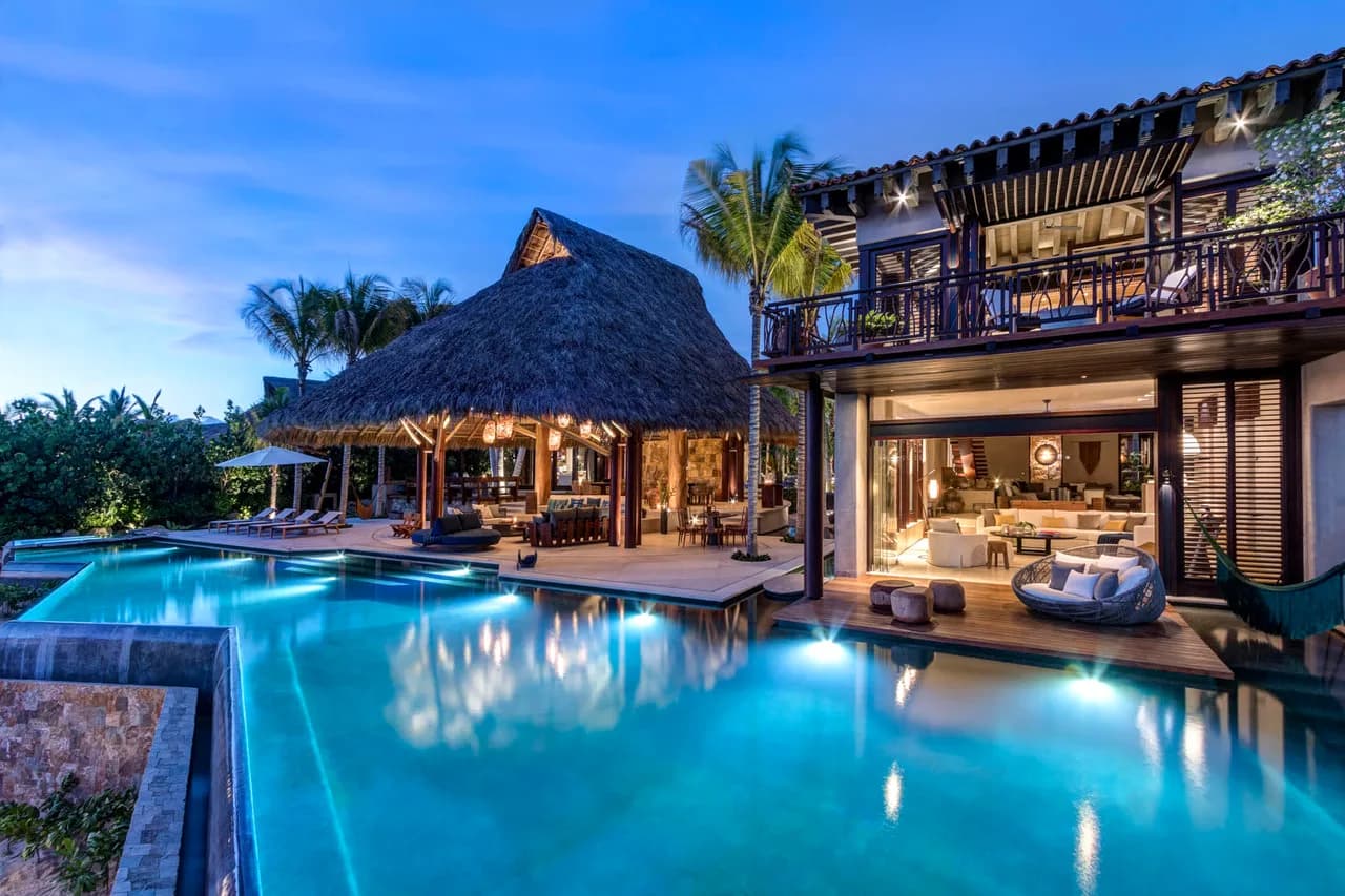 Deluxe Villa with Fitness and In-House Spa photo 2