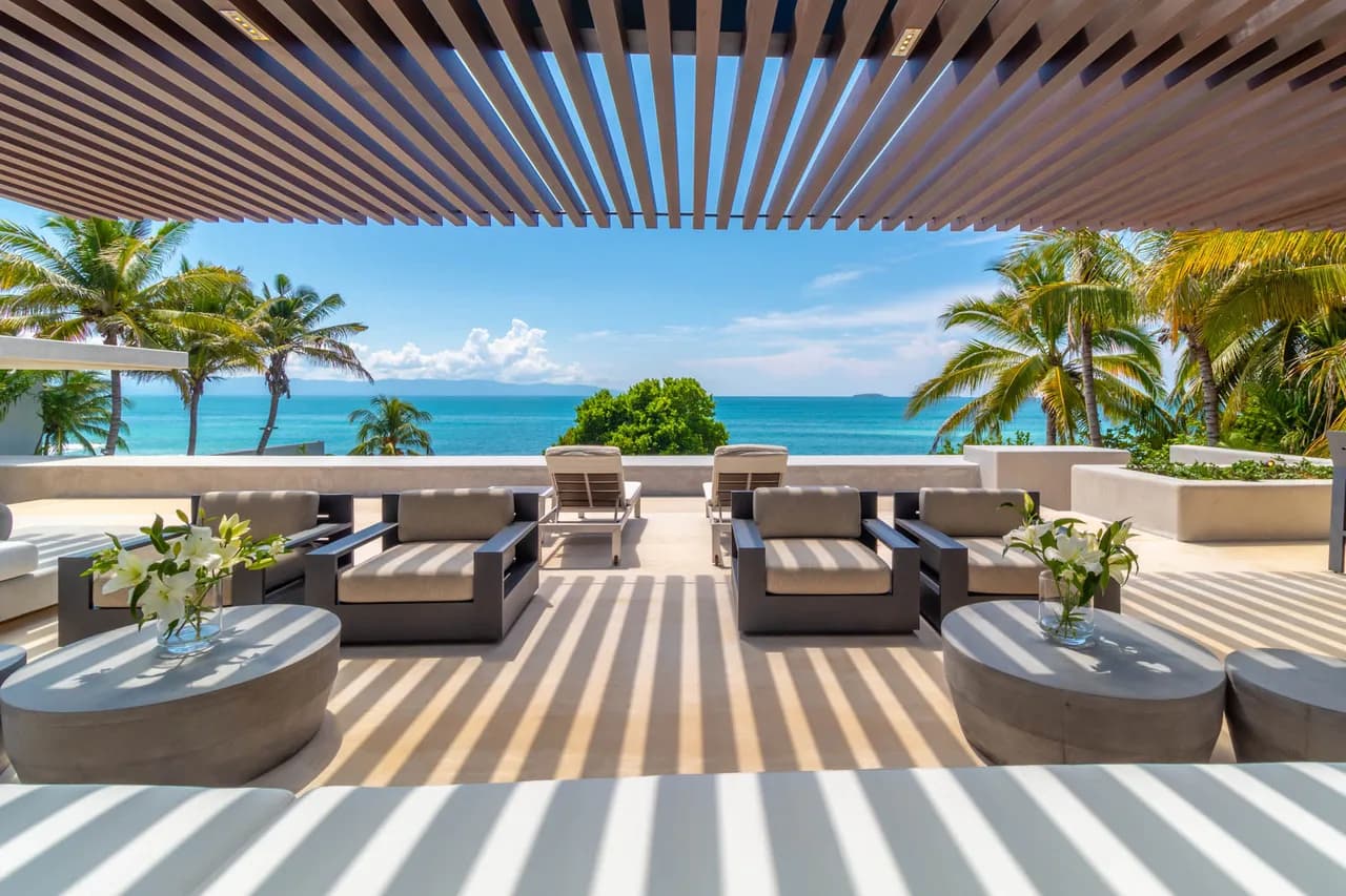 Mesmerizing Villa - A Complete Package Holiday photo 2