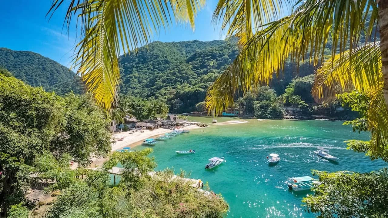 Extraordinary Villa in a Tropical Cliffside