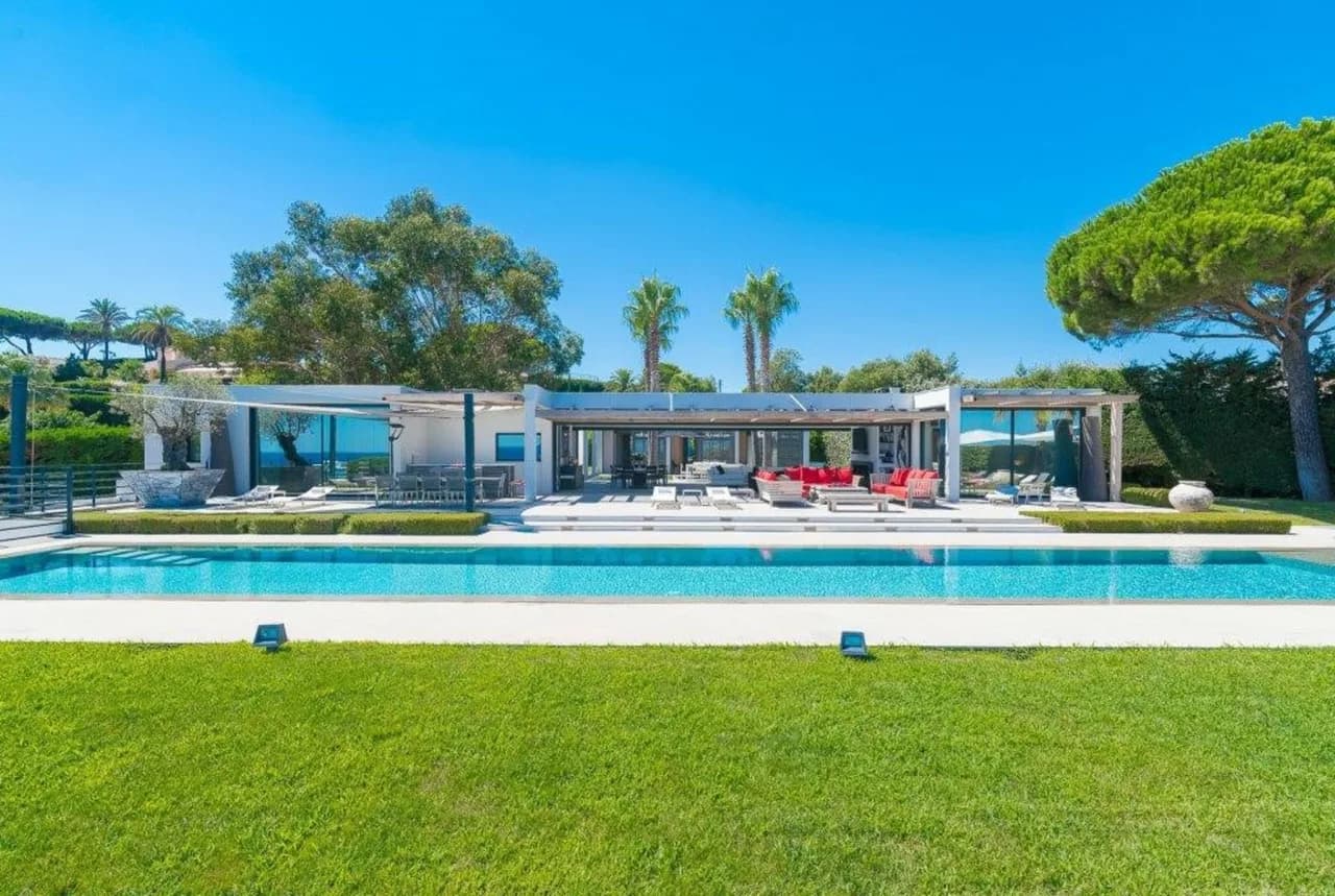 Charming Villa with Lovely Spacious Garden photo 5