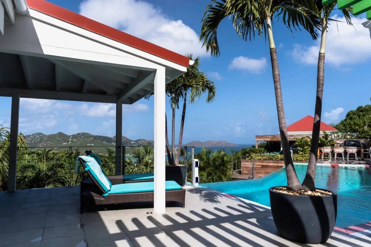 Luxe Wine Red Villa with Panoramic Sea Views photo 2