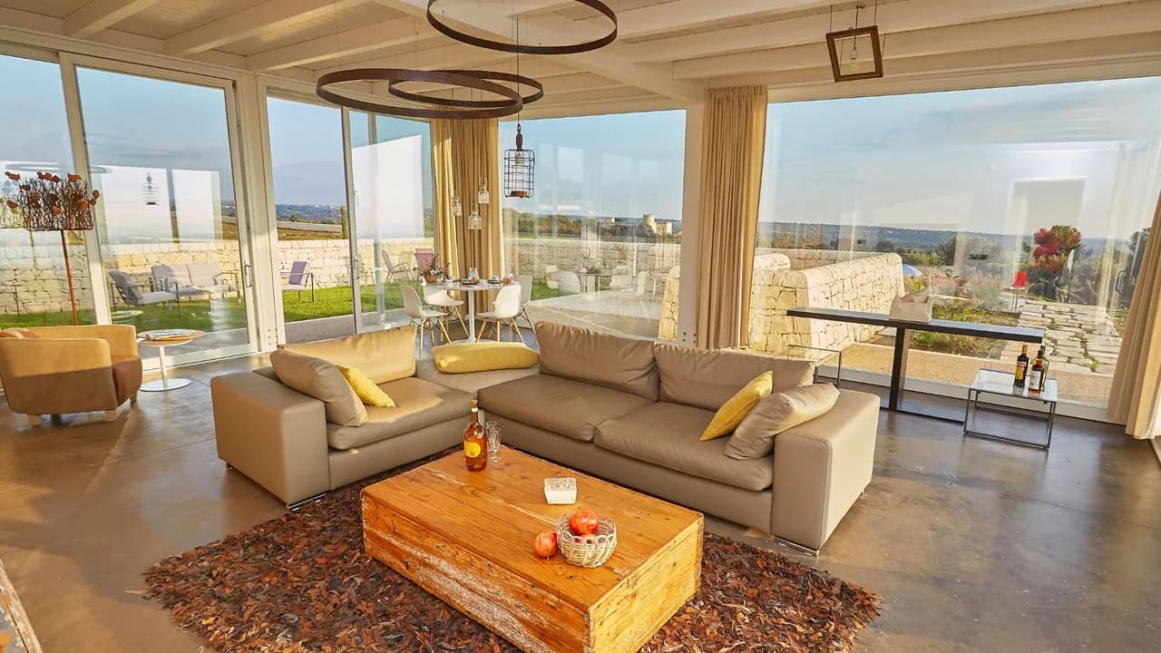 Elegant Villa with Circular Infinity Pool photo 2