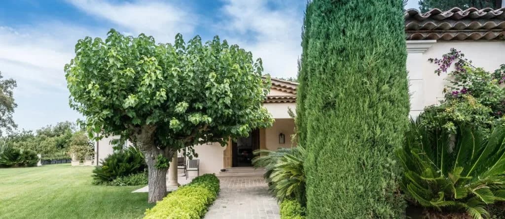 8 Br Astonishing Villa with Exclusive Swimming Pool photo 2