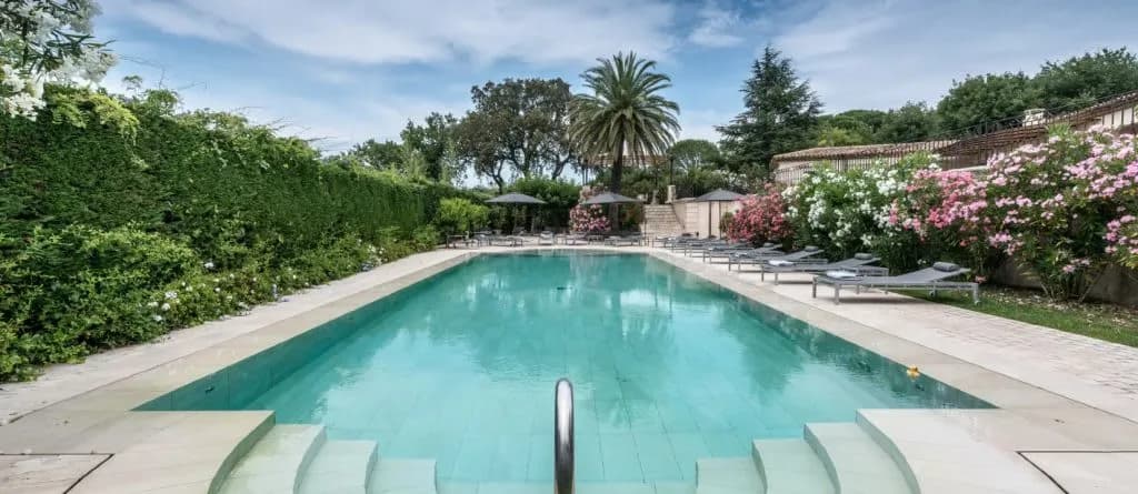 8 Br Astonishing Villa with Exclusive Swimming Pool photo 4