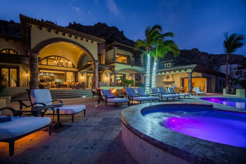 Mansion Villa in Mexico with Large Gym photo 2