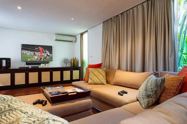 Gorgeous 6 BR Villa photo 3