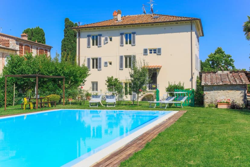 Ancient Manor House With Pool And Exclusive Garden
