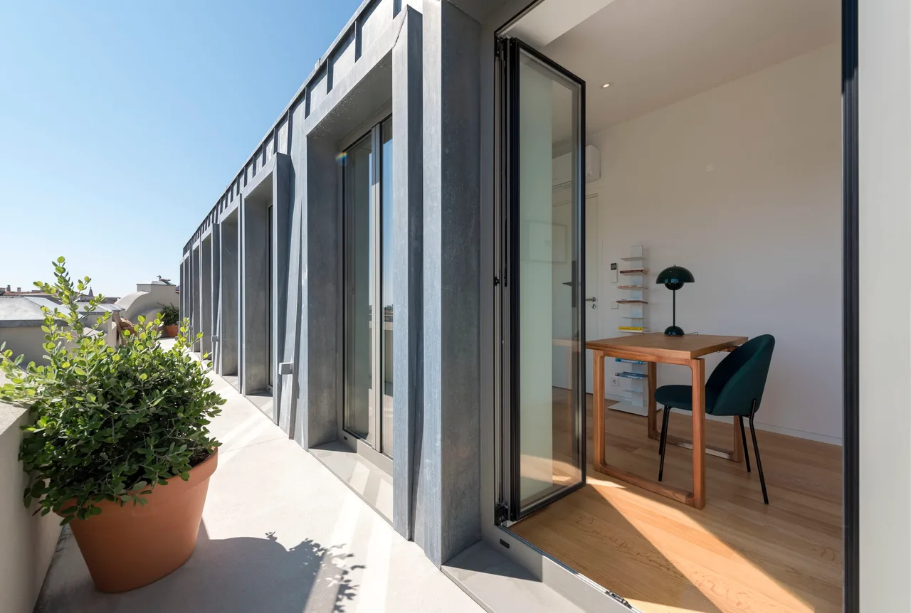 Rooftop Apartment with City Views in Porto photo 4