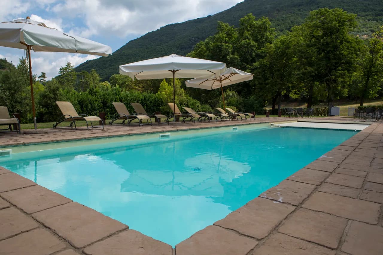 Diamond Nestled Villa Among Green Hills photo 4