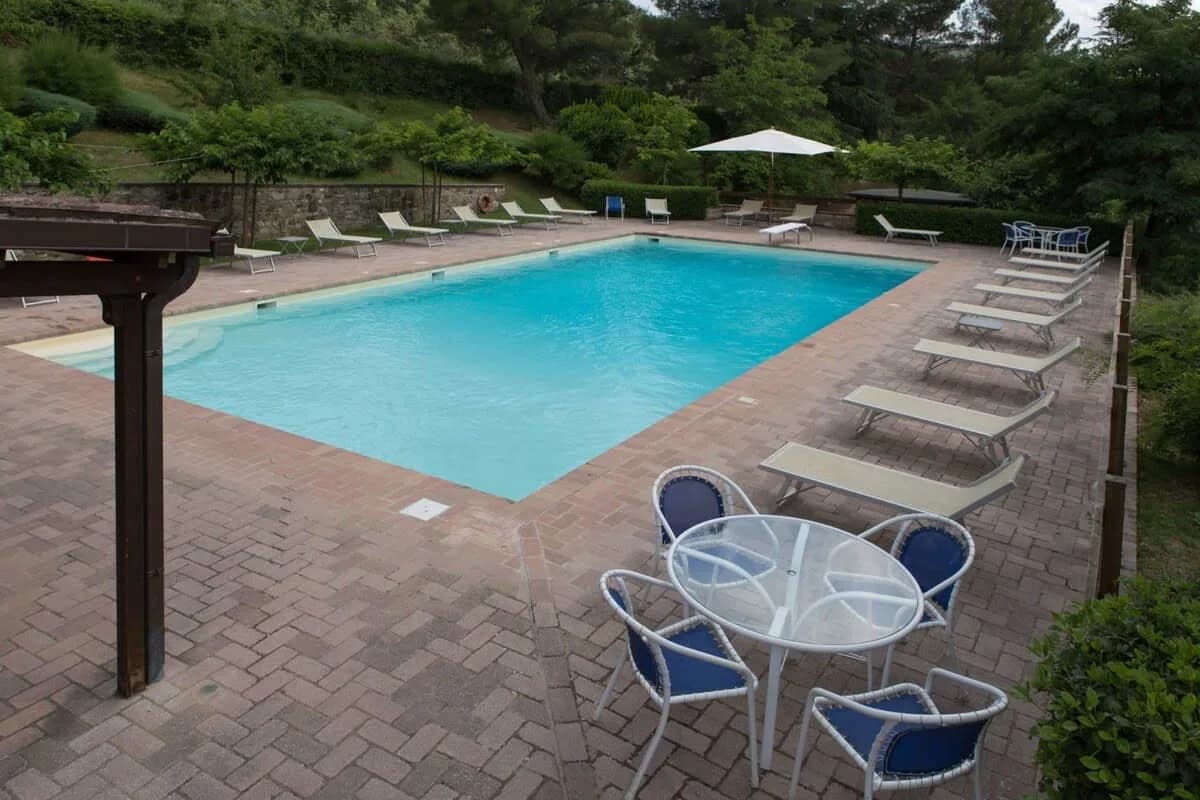 Classic Brick Villa With An Insane View & Pool photo 2