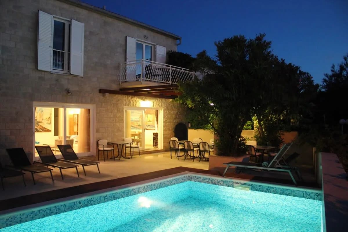 Spacious Interior Villa with Divine Pool photo 3