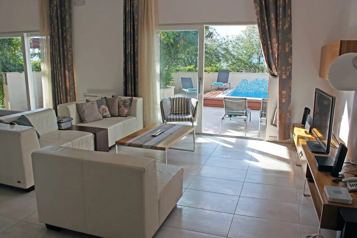 Spacious Interior Villa with Divine Pool photo 4