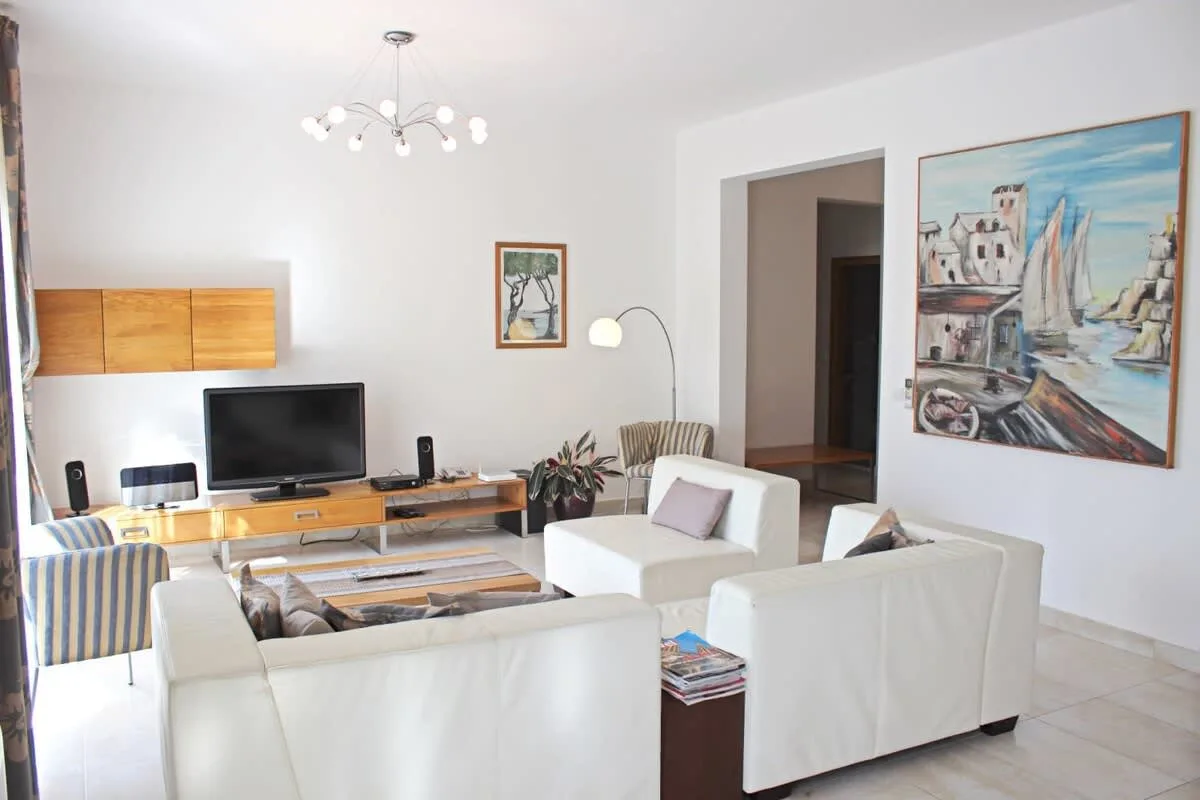 Spacious Interior Villa with Divine Pool photo 5