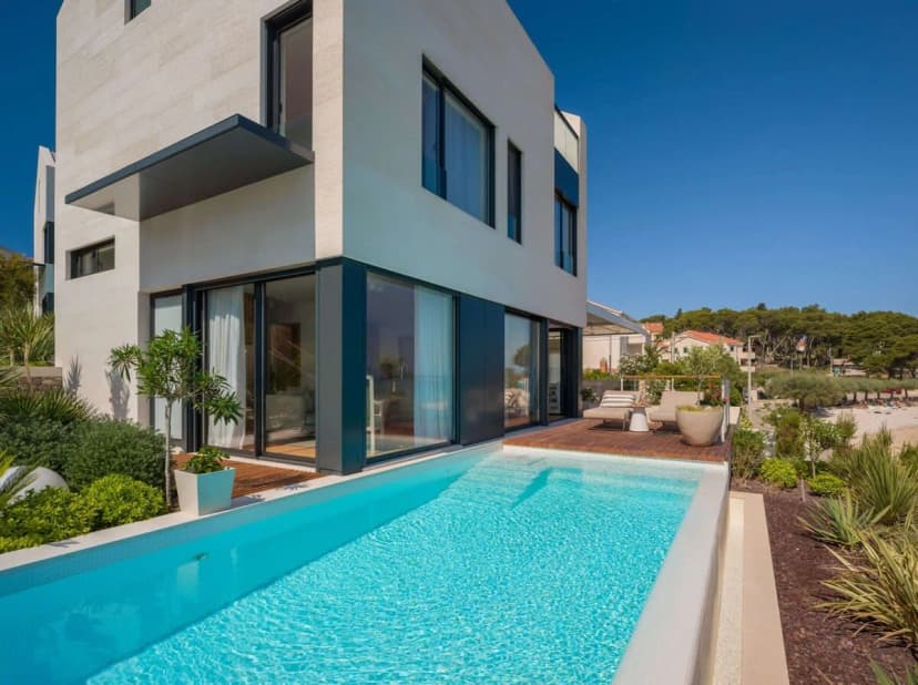 Sunset Villa With A Heated Infinity Pool And Delightful View