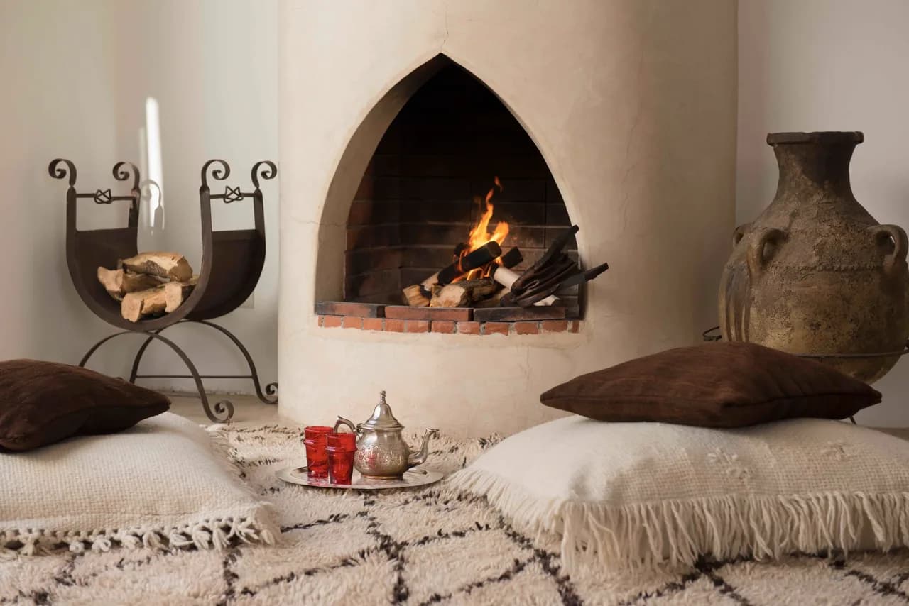 Sumptuous Room With A Vehement Atmosphere photo 2