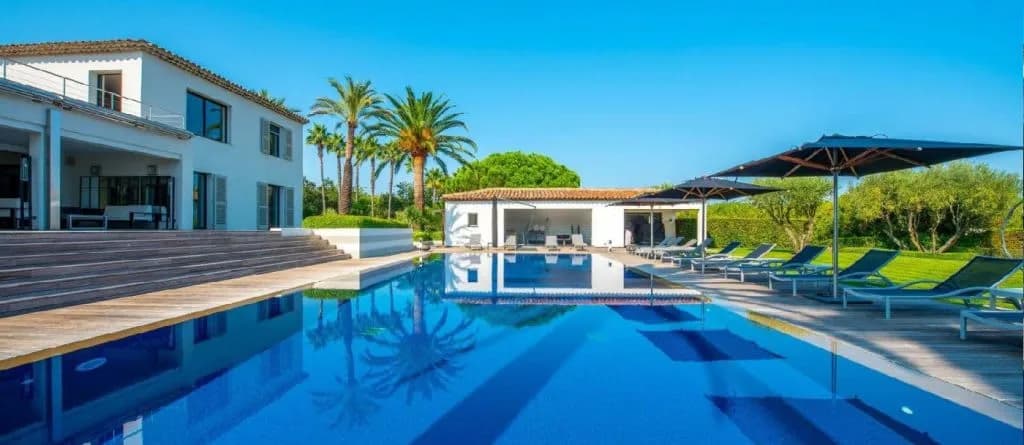 Aesthetic Backdrop Villa with Bright Blue Pool